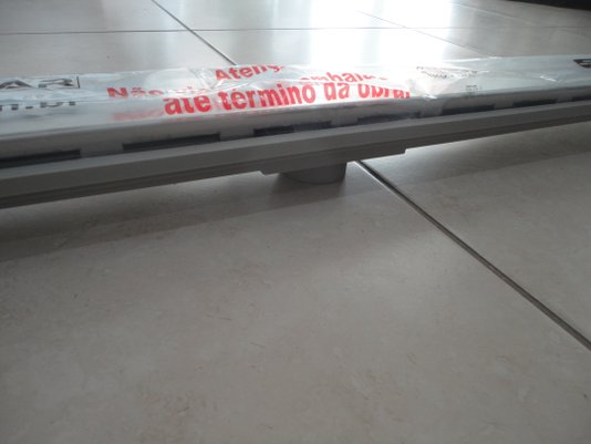 Ralo Linear Royal 15185 - 100cm com tampa Inox e base polipropileno, saida central