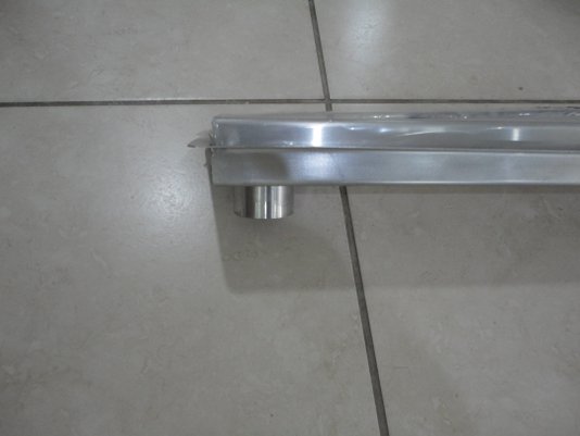 Ralo Linear Multi Master 15433 - 130cm com tampa inox e base em inox, saida lateral