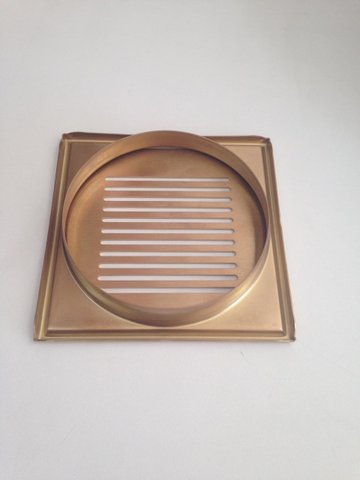 Ralo Grelha 15x15 com Base Gold Matte Listras Invinox
