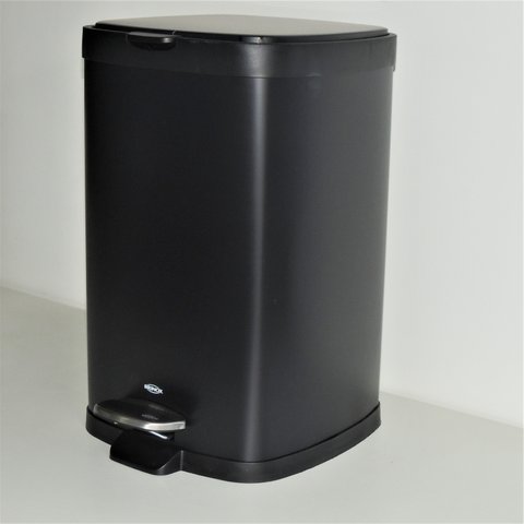 Lixeira 12 litros Preta com Pedal e Balde