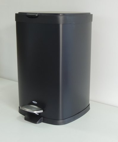 lixeira-12-litros-preta-com-pedal-e-balde-brinox
