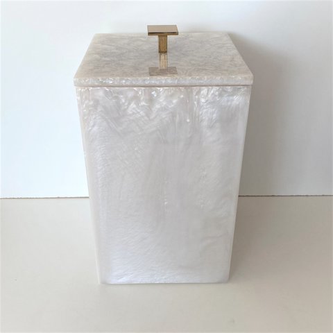 Lixeira Madreperola / Puxador Gold 15x15x25 4 litros