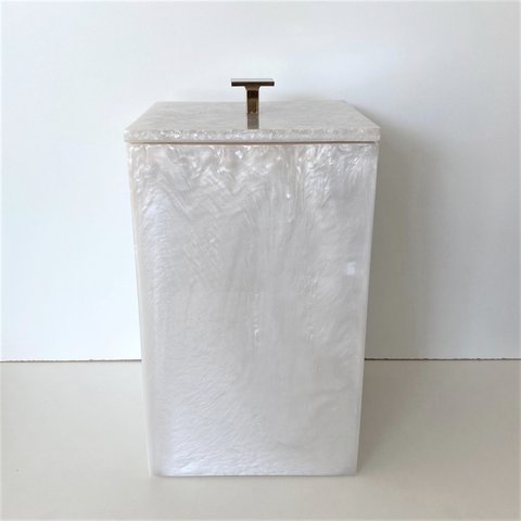 Lixeira Madreperola / Puxador Gold 15x15x25 4 litros