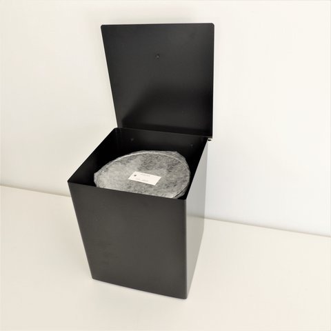 Lixeira Preto Fosco / Tampa Articulada 18x18x23