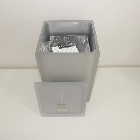 Lixeira Cristal Fosco Prata / Puxador Cromado 15x15x25 4 litros