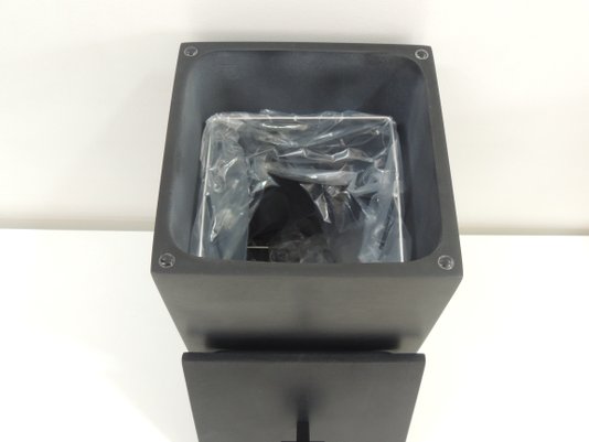 Lixeira Preto Fosco / Puxador Preto Fosco 15x15x25 4 litros