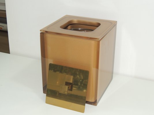 Lixeira Quadrada 8 litros 22x22x25 em Poliester Cristal Ouro com tampa Dourada