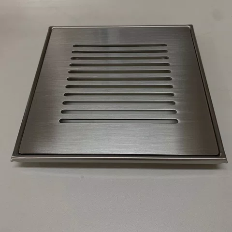 Ralo Grelha 15x15 com Base Inox Escovado Listras Invinox