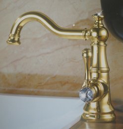 Misturador Monocomando para Lavatorio CLASSIC Dourado com Swarovski Rubinettos