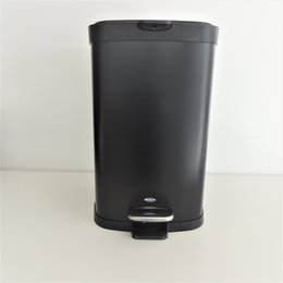 Lixeira 6 litros Preta com Pedal e Balde