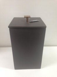 Lixeira Marrom Fosco / Puxador Red Gold 15x15x25 4 litros