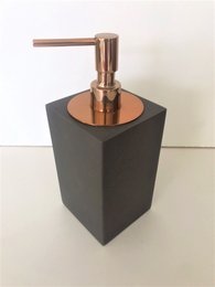 Saboneteira Liquida Marrom fosco com tampa Red Gold